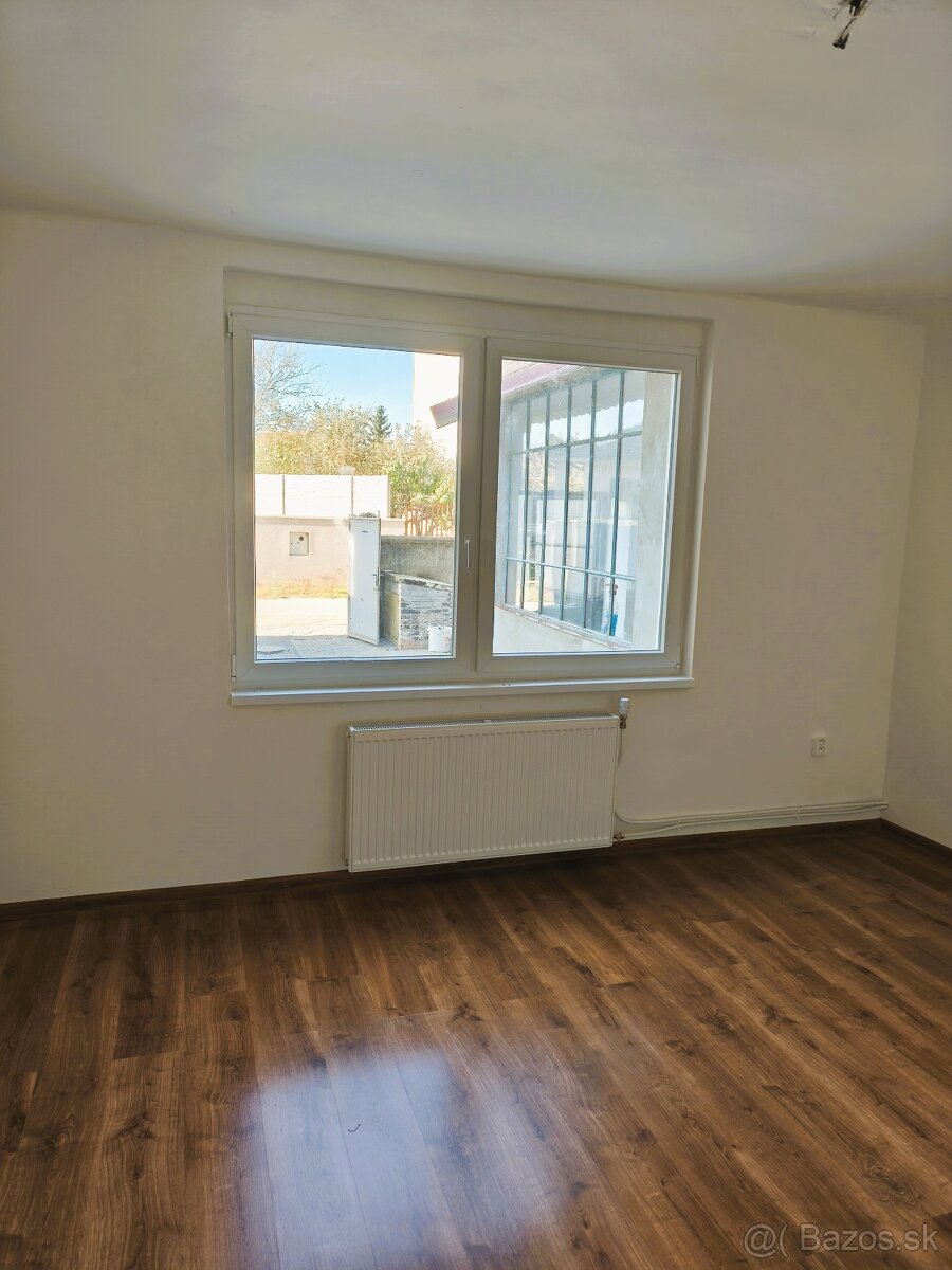 Zrekonštruovaný 3-izbový rodinný dom - 14