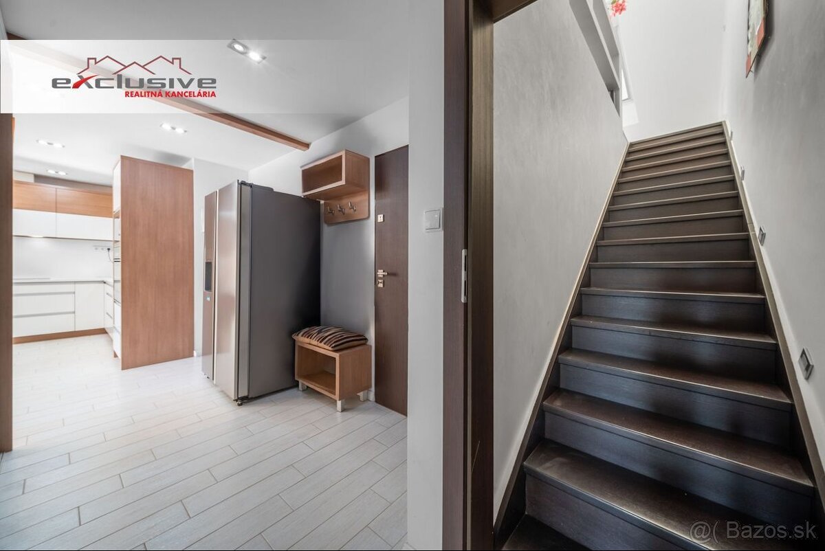 RODINNÝ DOM s POLYFUNKCIOU–2x BYT+KOMERČ.PRIESTOR,UL.JARKOVÁ - 14