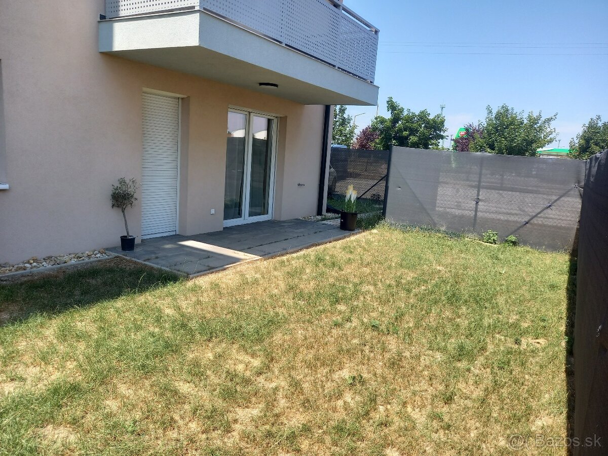 Predám byt 62m2; záhrada 53m2,parkov.miesto, RAJKA Maďarsko - 14