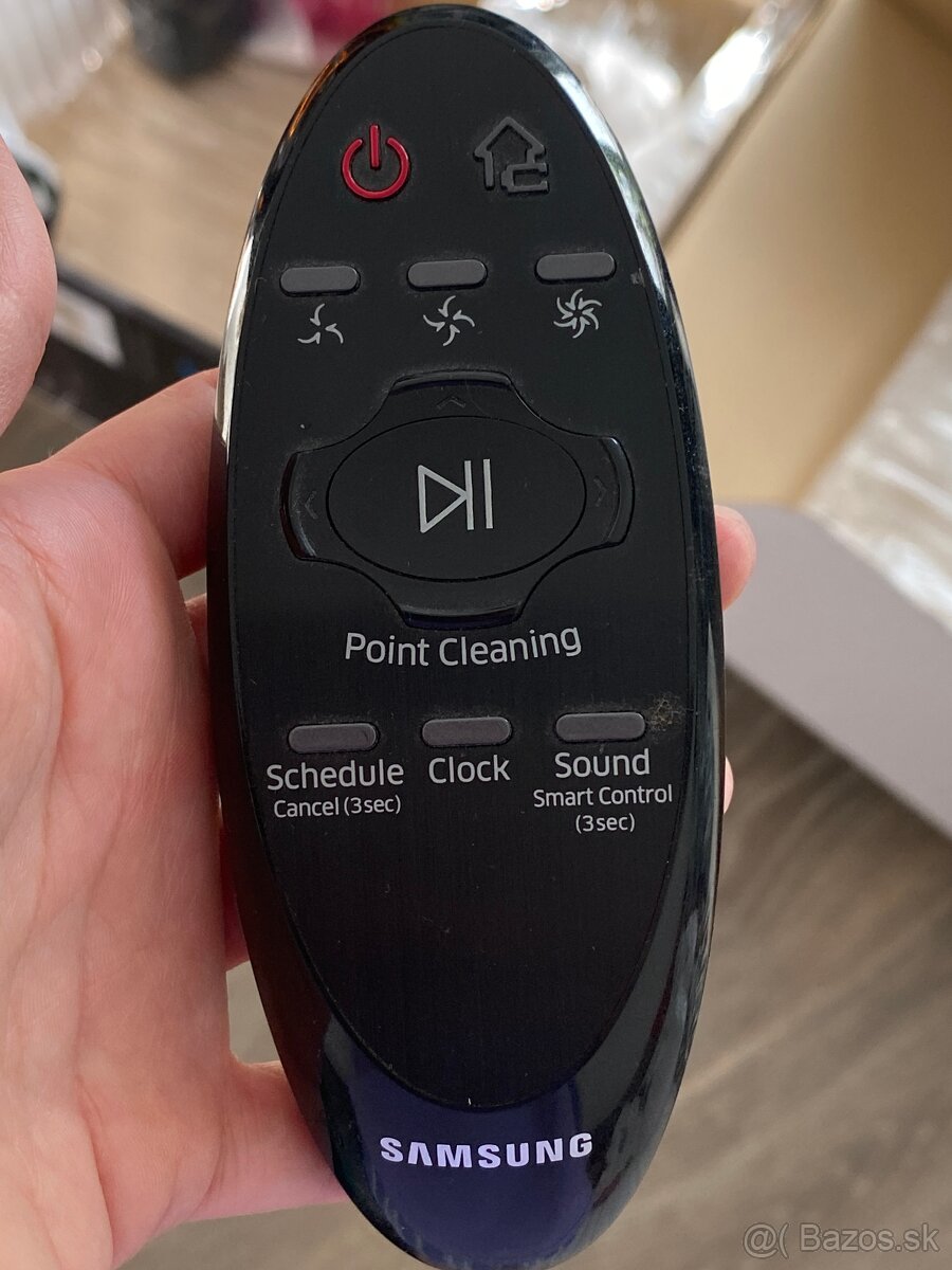 Robotický vysávač Samsung PowerBot – plne funkčný - 14