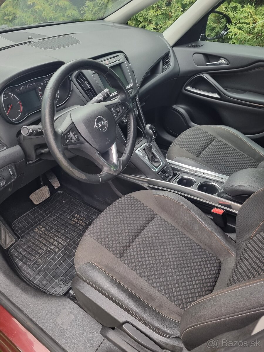 Opel Zafira 2,0 CDI 125kw 6/AT 7miest r. 2018 - 14