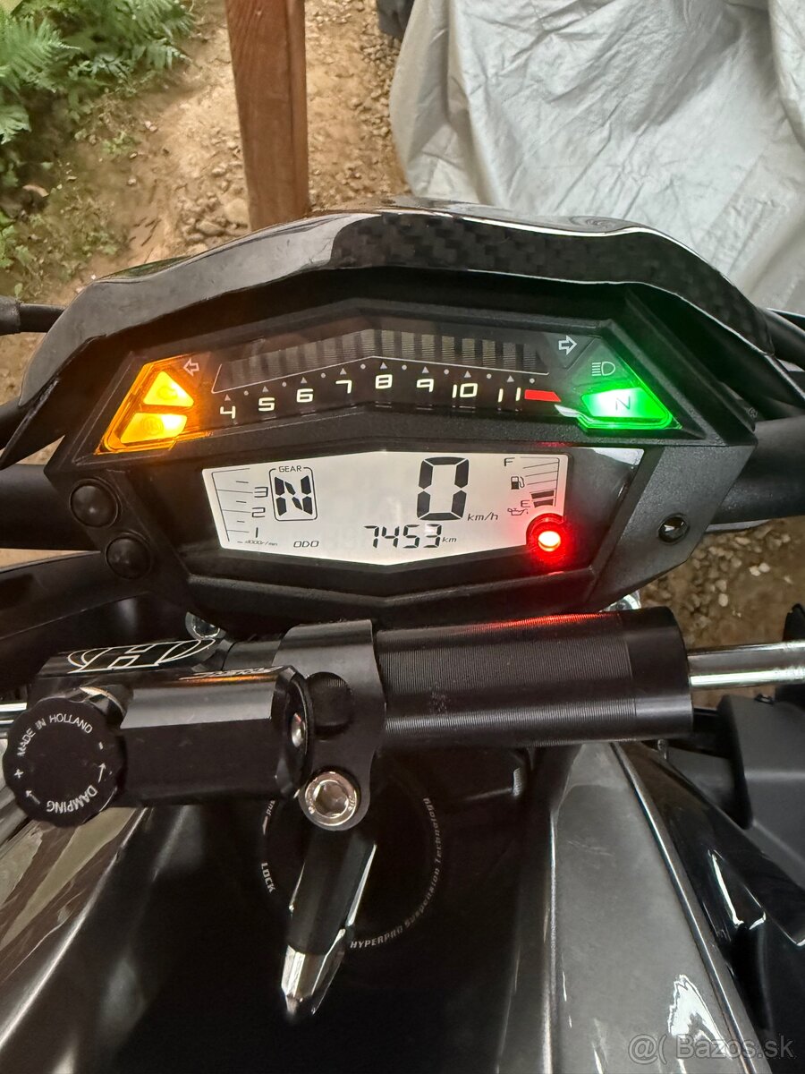 Kawasaki Z1000R - 14