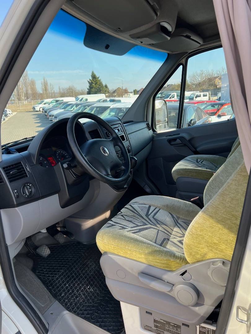 Obytná dodávka VW Crafter 2.5 TDI 120kw MT6 - 14