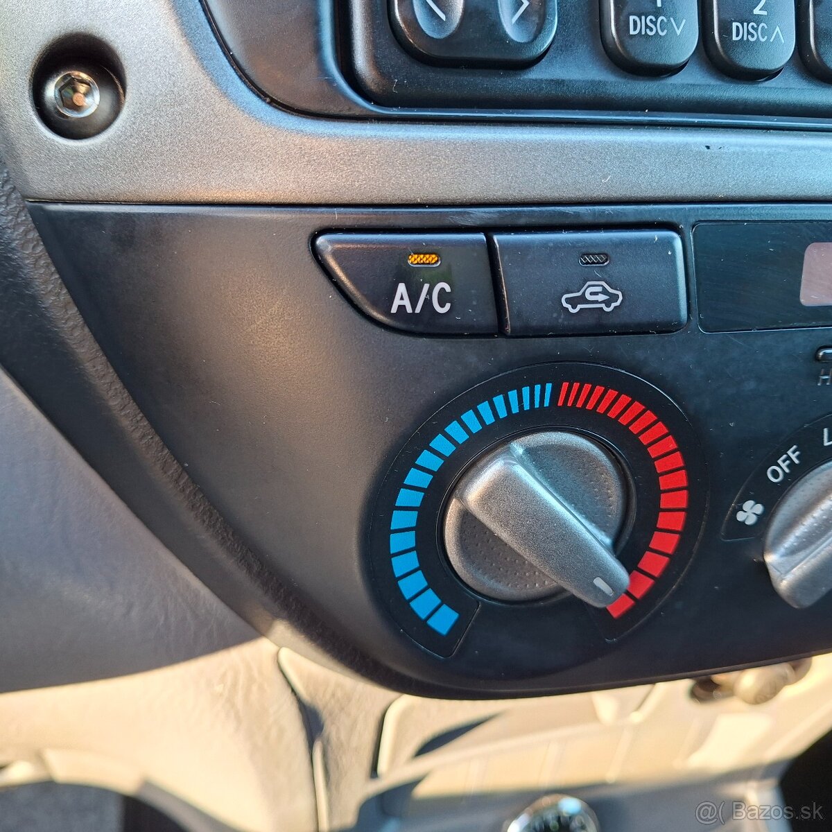 Toyota RAV4 1.8 VVTi 5D benzín - 14