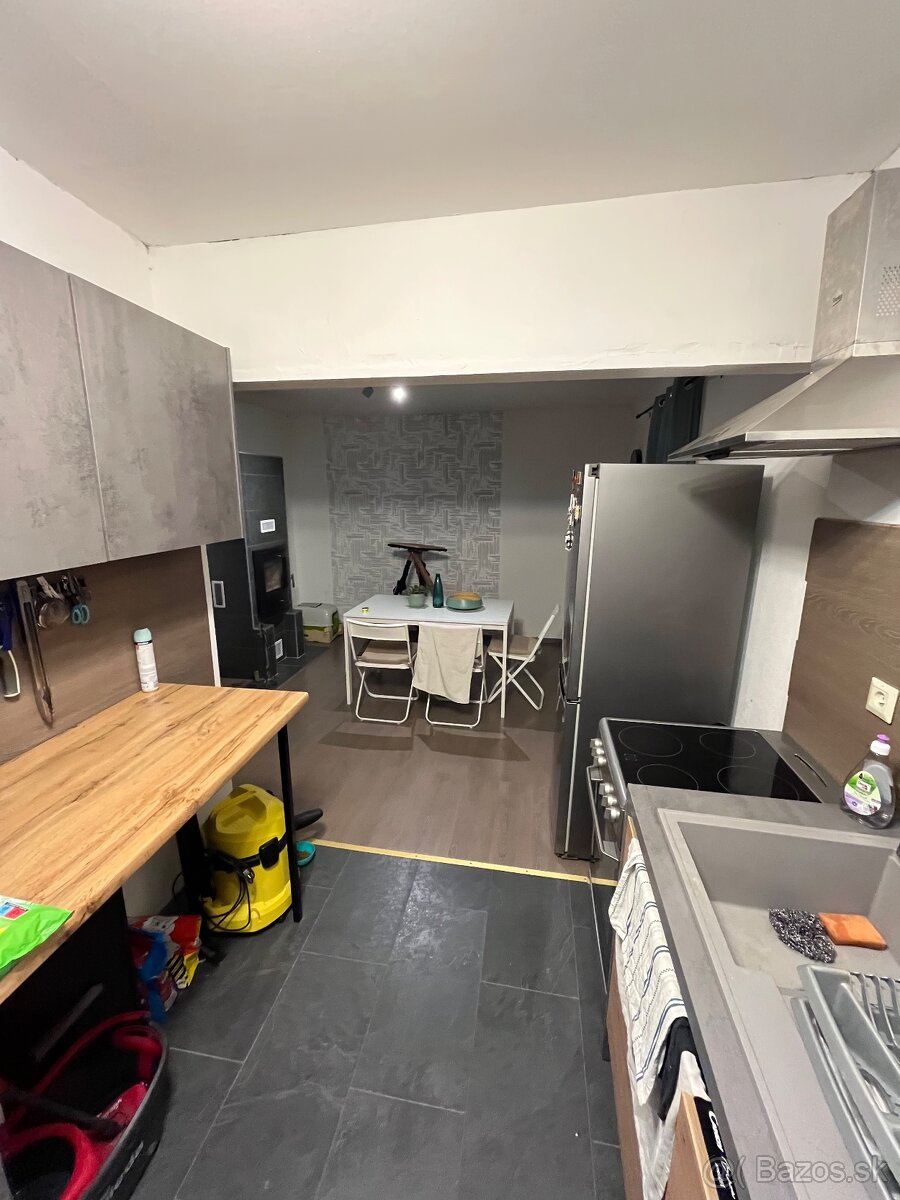 Predám 4-izbový rodinný dom v obci Veľké Zálužie - 14