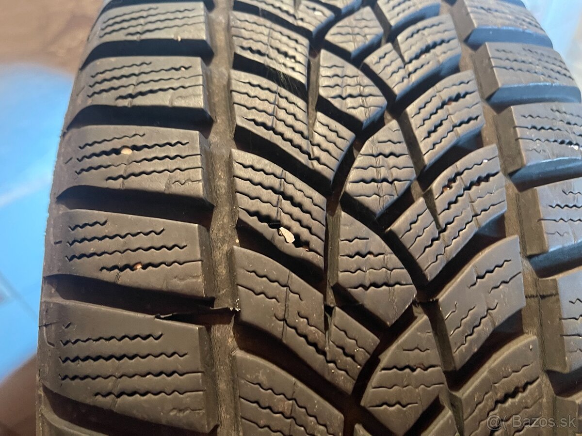 zimne pneumatiky 215/60r16 good year - 14