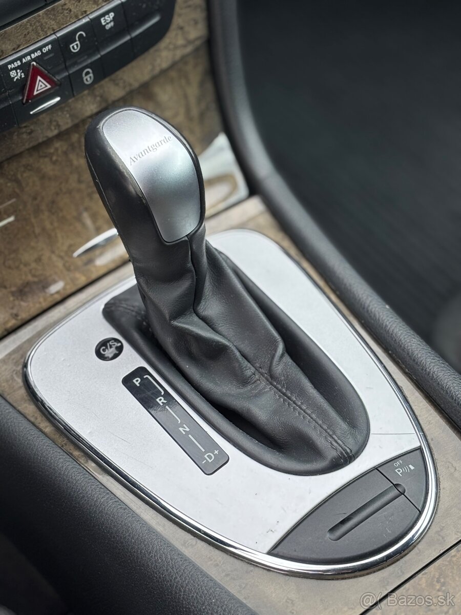 Mercedes-Benz E trieda Kombi 220 CDI Avantgarde A/T - 14