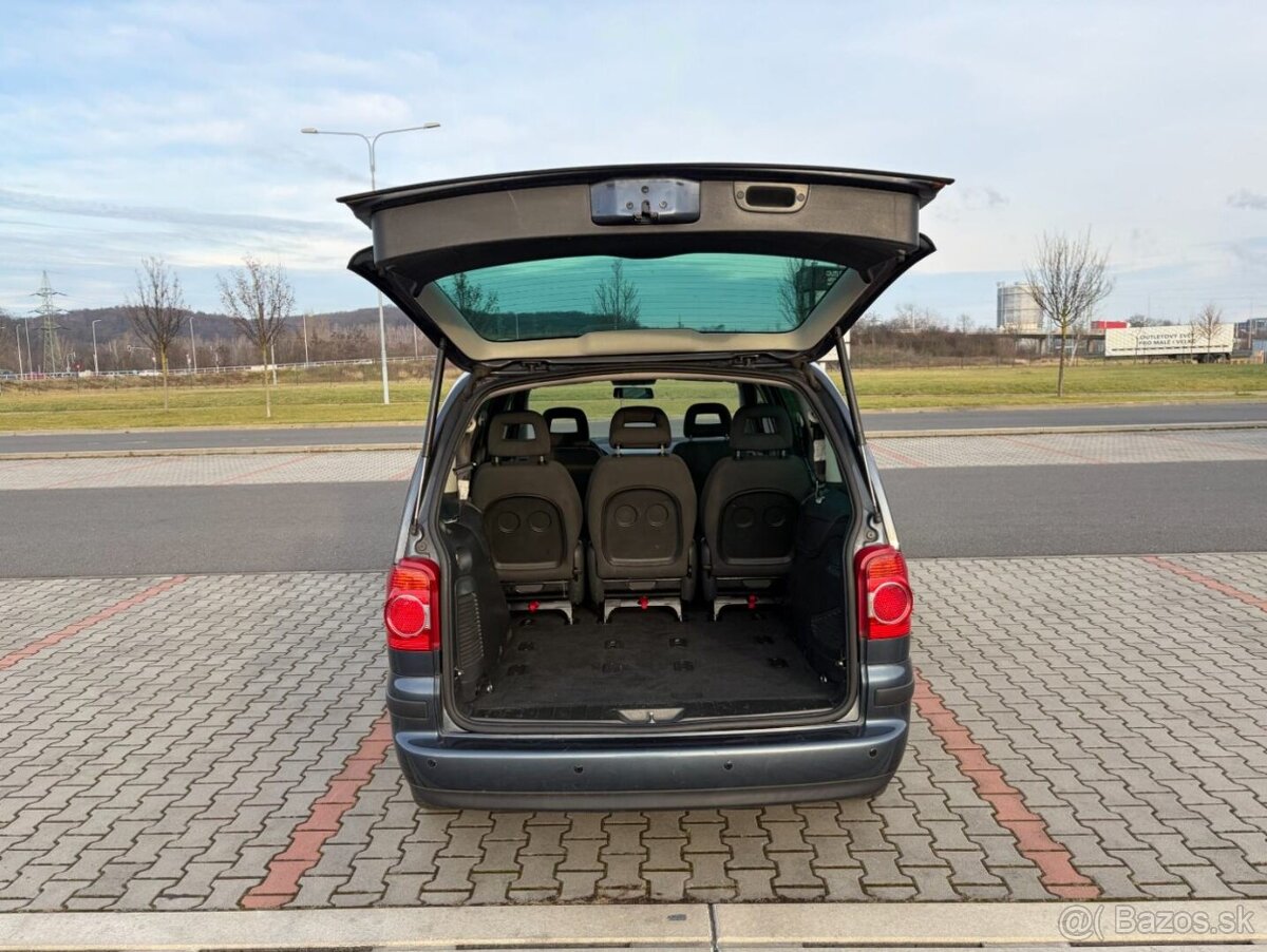 Volkswagen Sharan 1.9 TDi 7 míst - 14