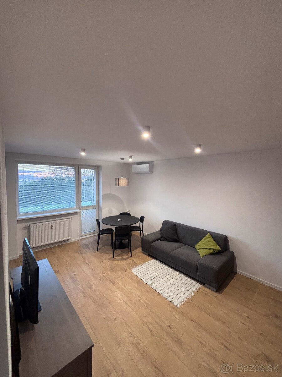 Prenájom 2izbový byt Podhradová - 14