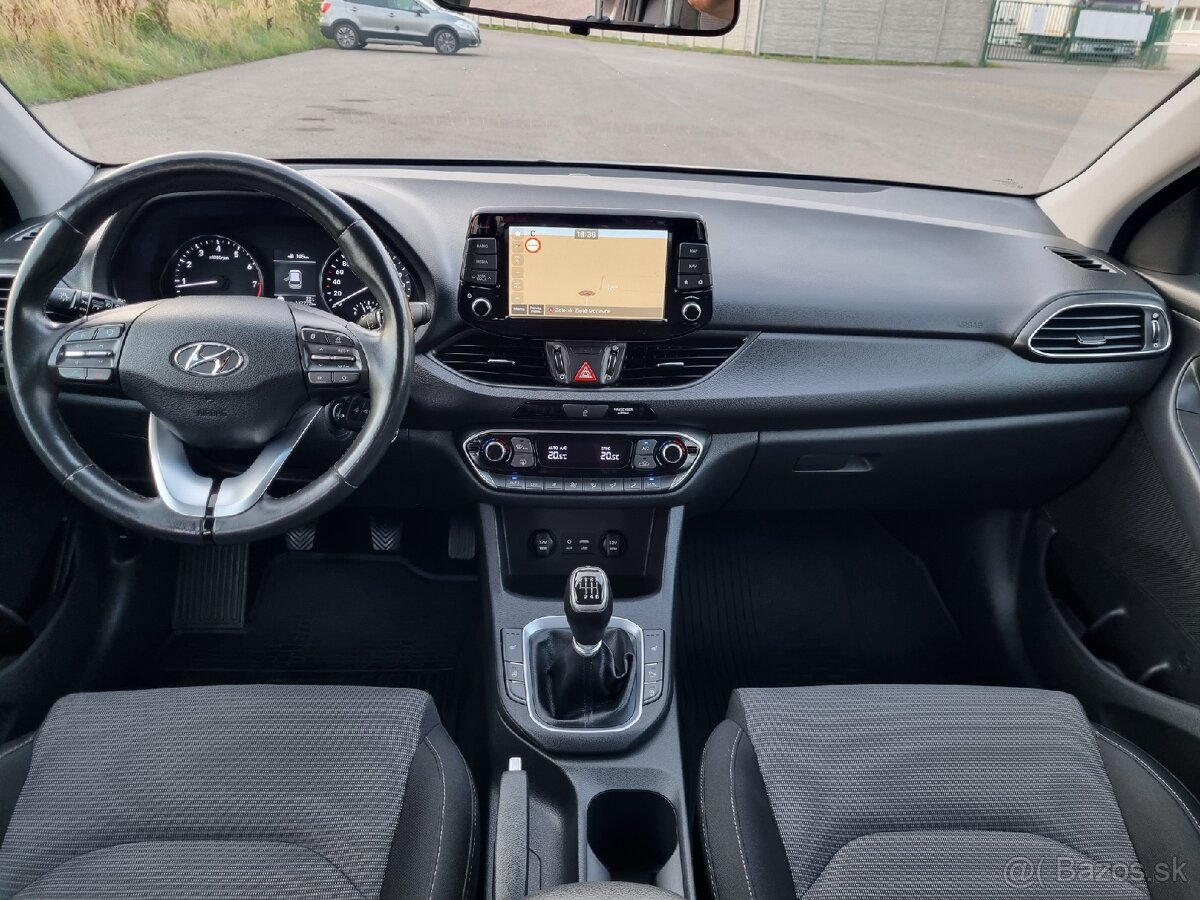 Hyundai i30 Combi 1.4 Benzín 74kw - 14