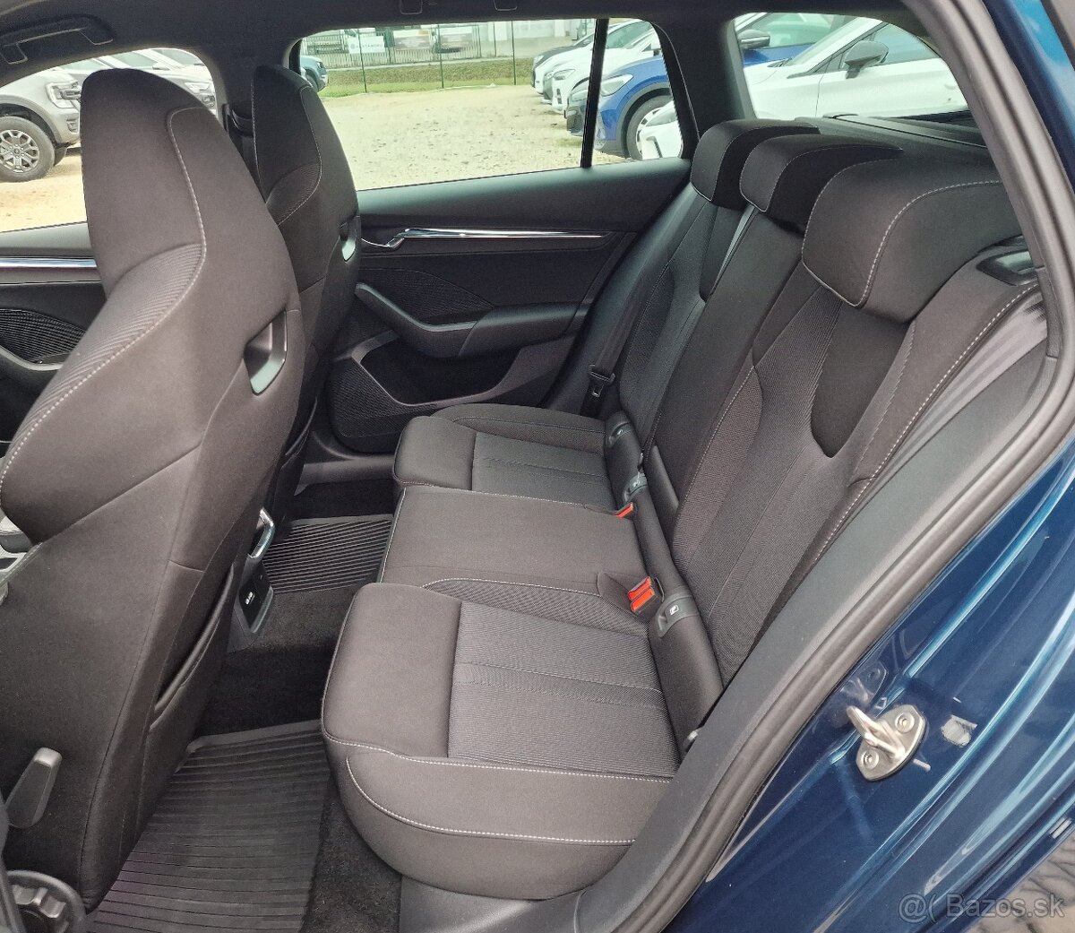 ŠKODA OCTAVIA COMBI 2.0 TDI STYLE DSG - 14