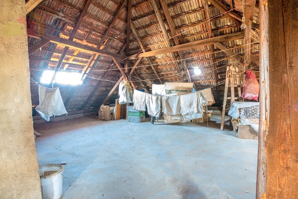 Priestranný rodinný dom s veľkým pozemkom 1454 m2, Bernoláko - 14