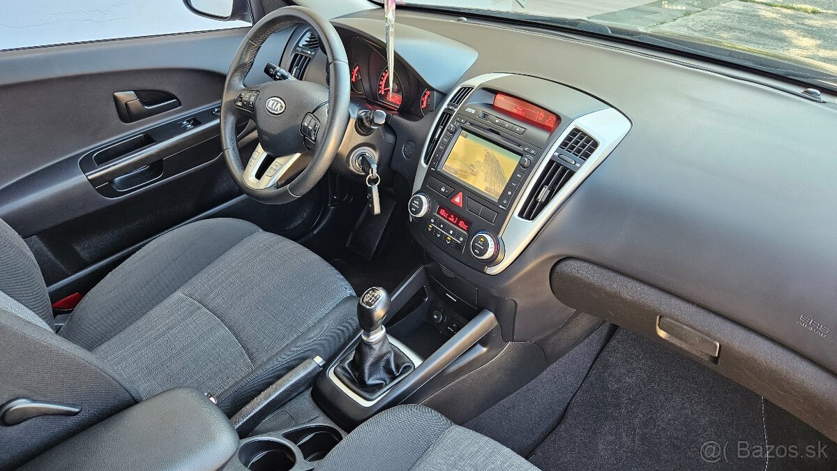 Kia Cee´d 1.6 CRDi VGT 115k TX ISG - 14