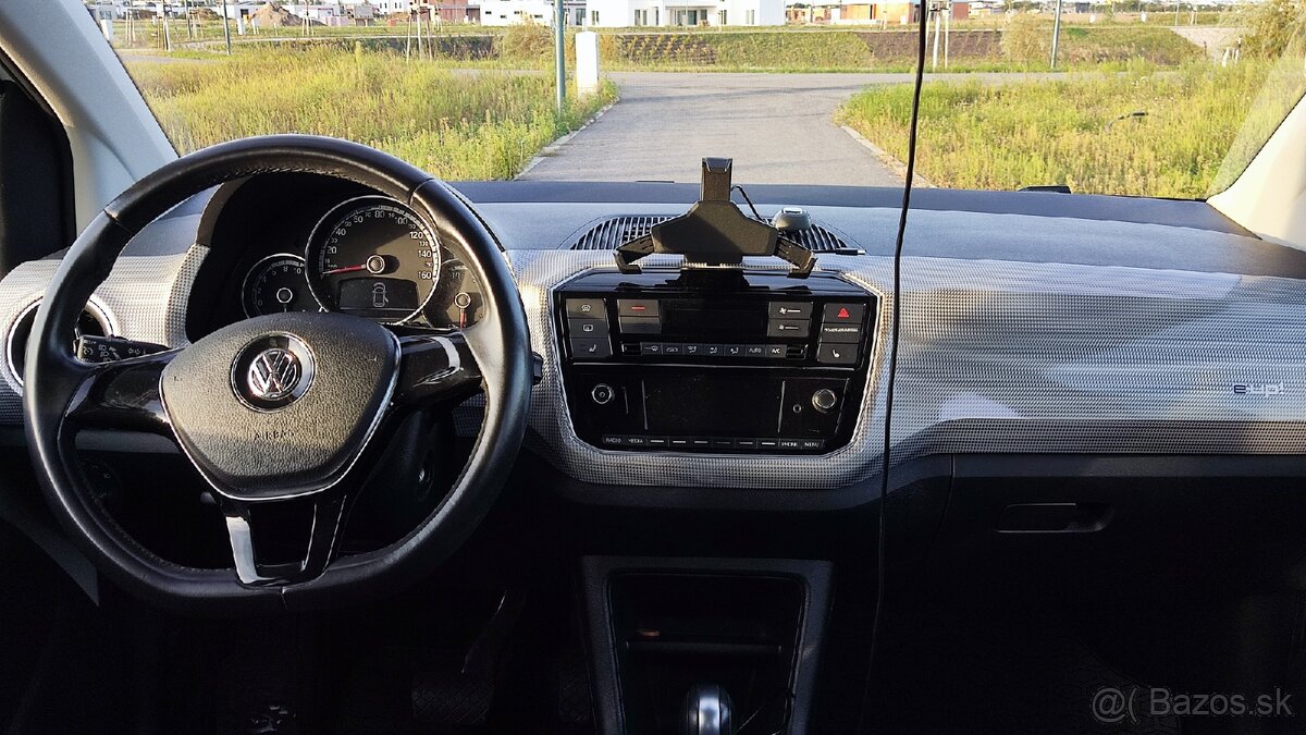 Volkswagen e-UP - 14