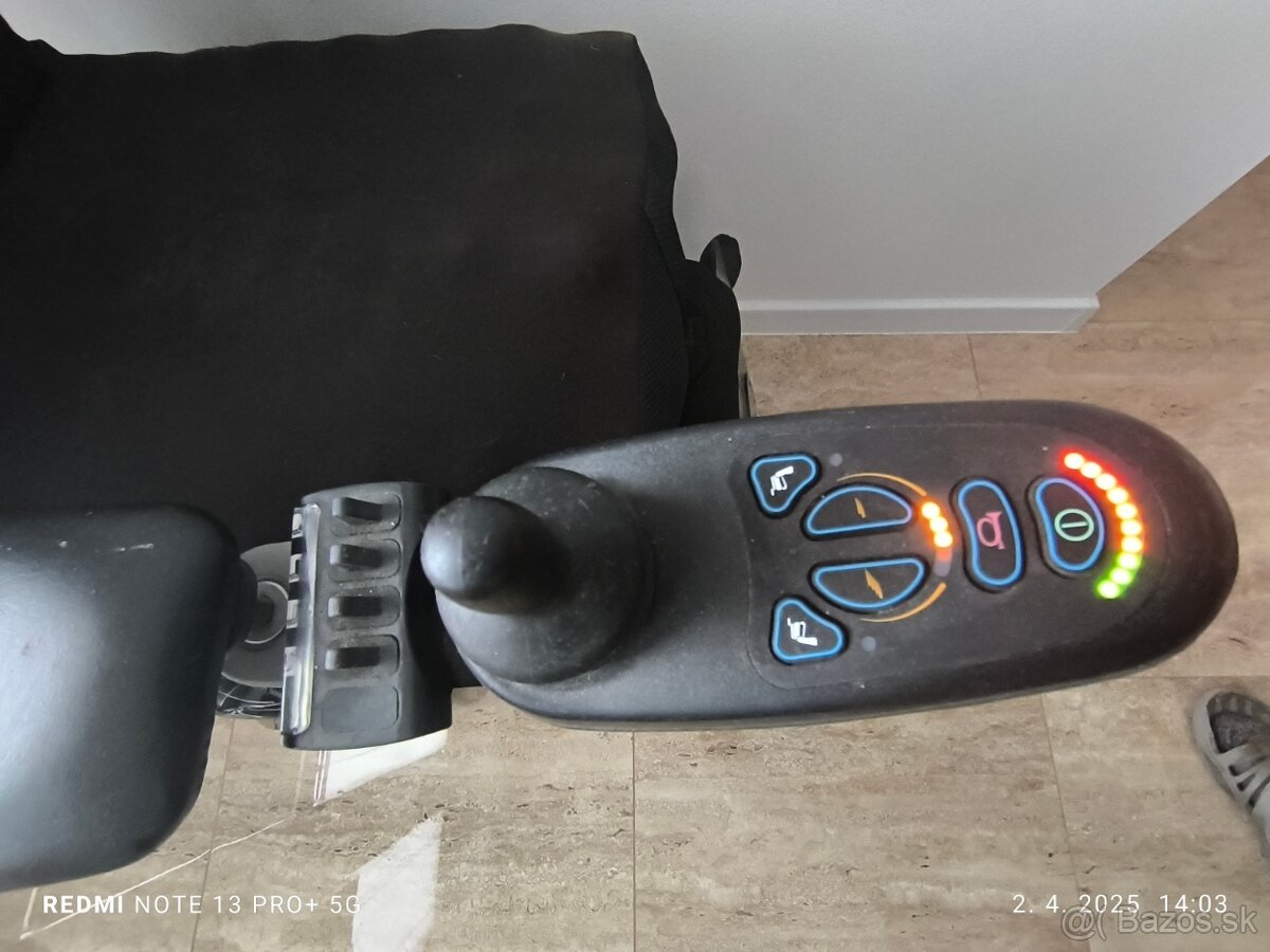 Invalidný vozík - polohovateľný - 14