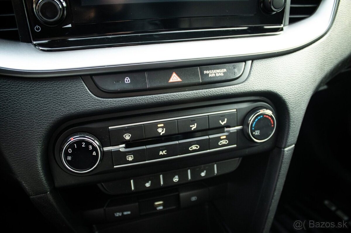 Kia Ceed SW 1.5 T-GDi Silver 1. majitel v záruke. - 14