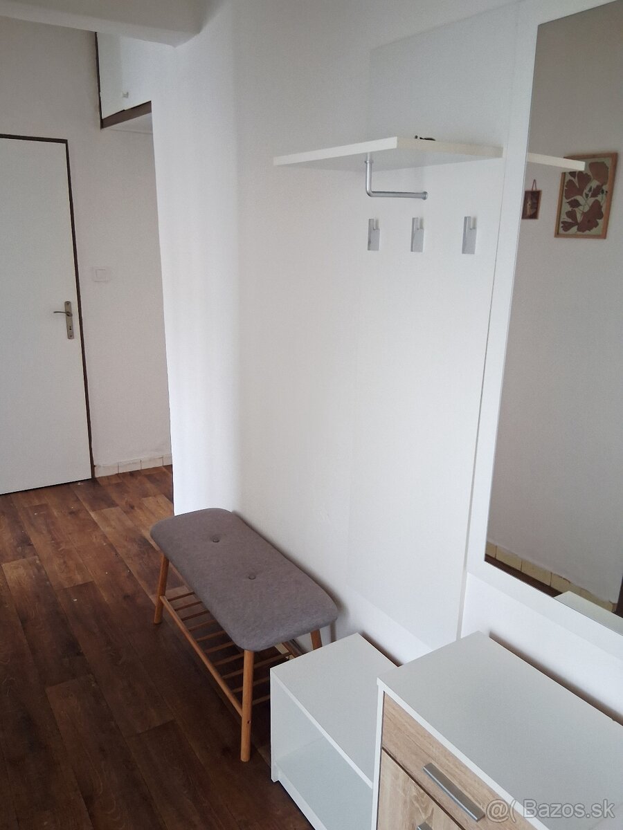 Priestranný 2-izbový byt s balkónom - 14