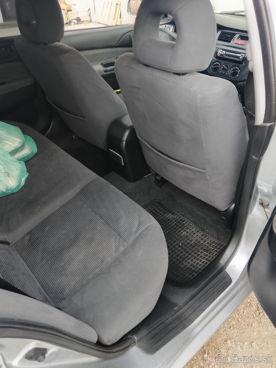Predám mitsubishi lancer - 14