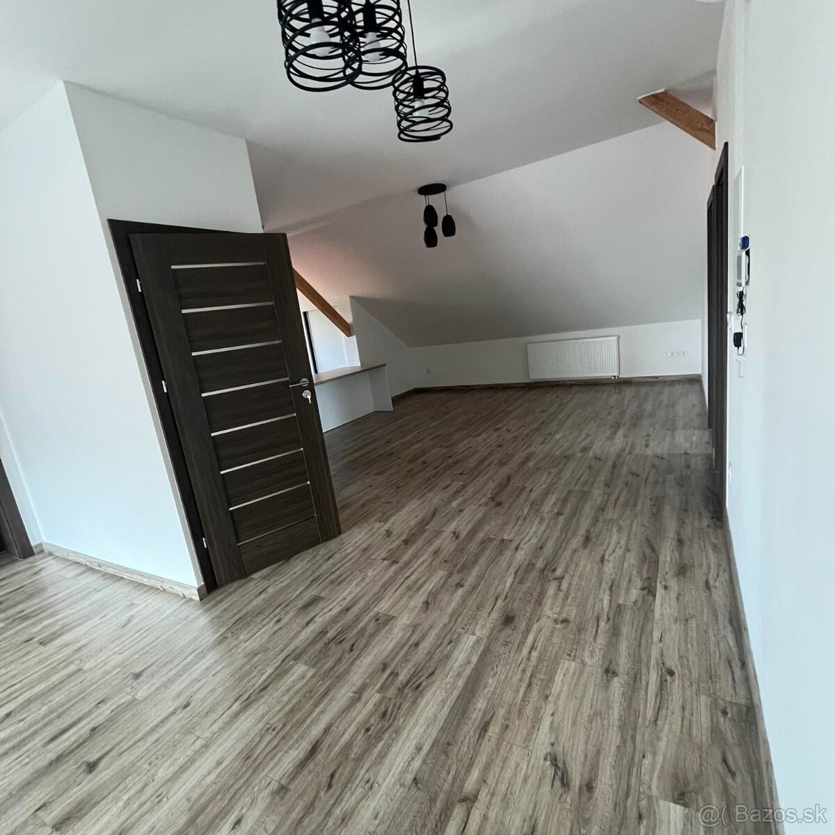 RD s dvoma bytovými jednotkami v Tešedíkove na prenájom - 14