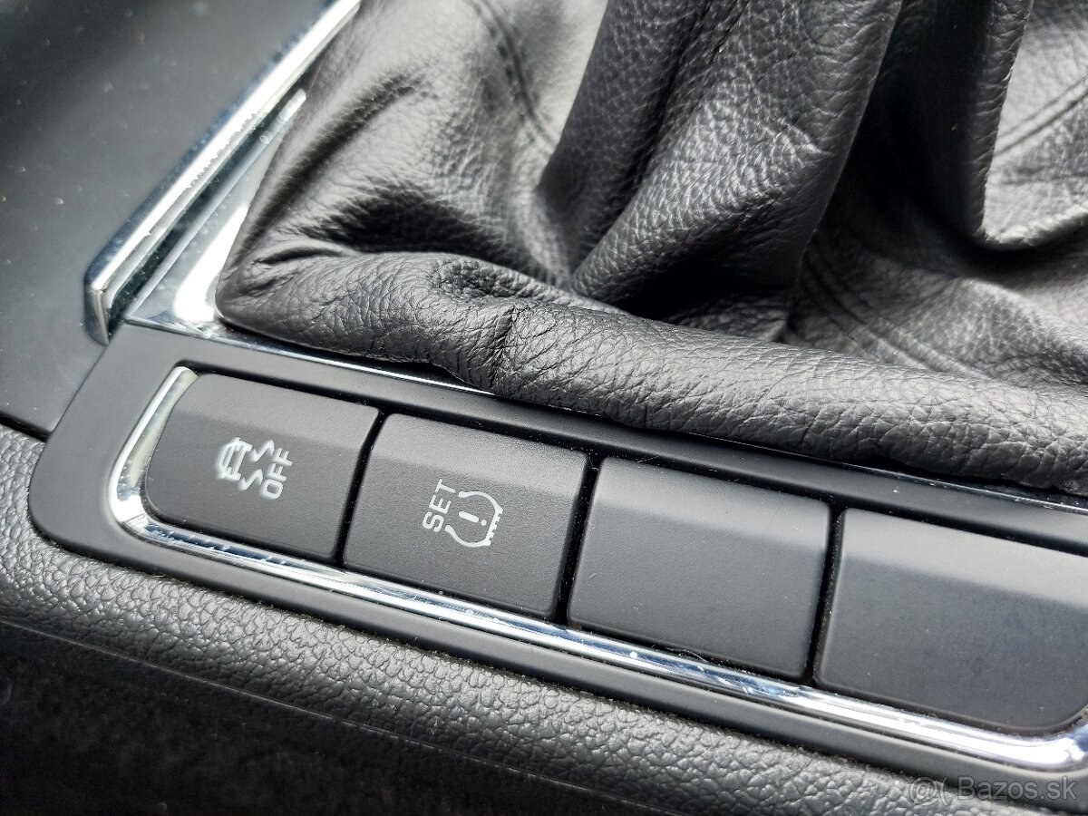 Škoda Superb Combi 1.6 TDI CR DPF Ambition - 14