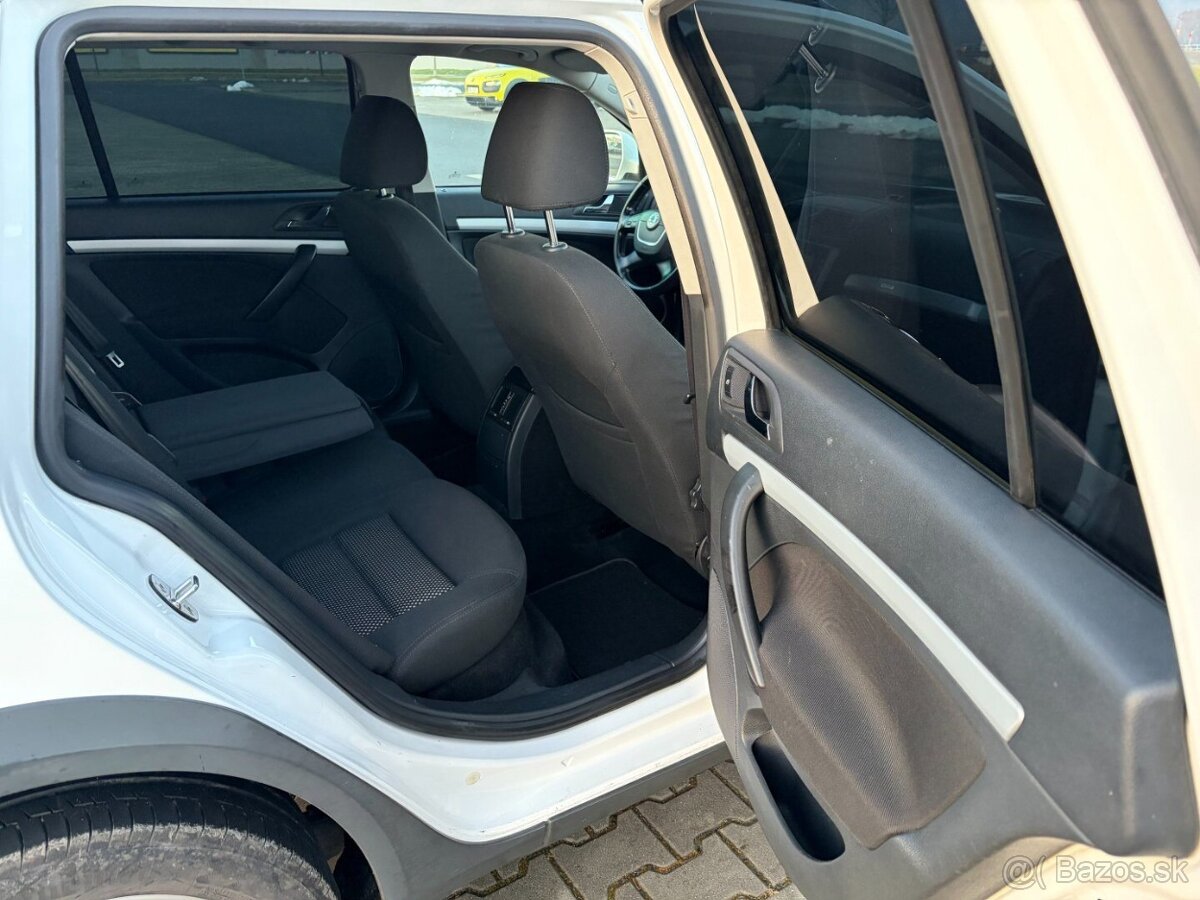 Škoda Octavia Scout 2.0 TDi 4x4 ČR NAVI - 14