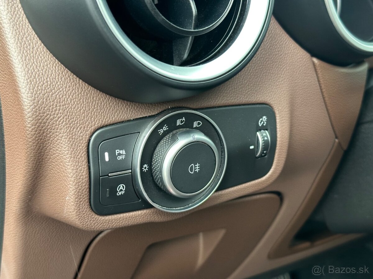 Alfa Romeo Stelvio Veloce 2.0 280 koní - 14