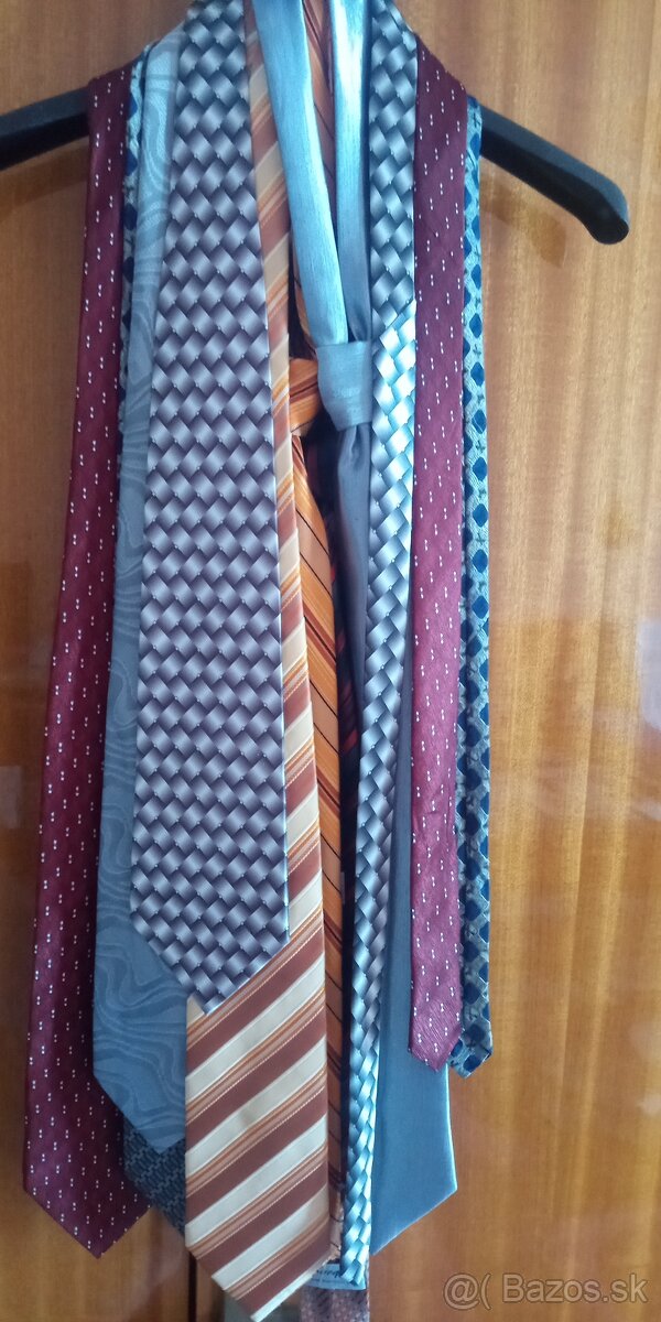 Saká obleky nohavice mikiny čierny kabat a rozne - 14