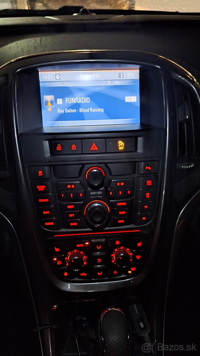 Opel Astra J sportstourer - 14