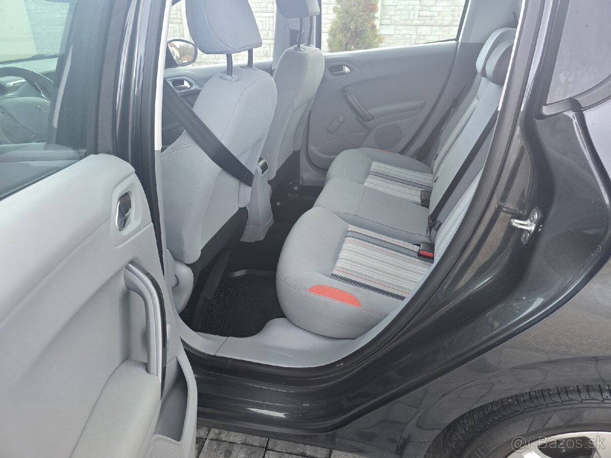 Predám Peugeot 208 1.2 benzín 45000km - 14