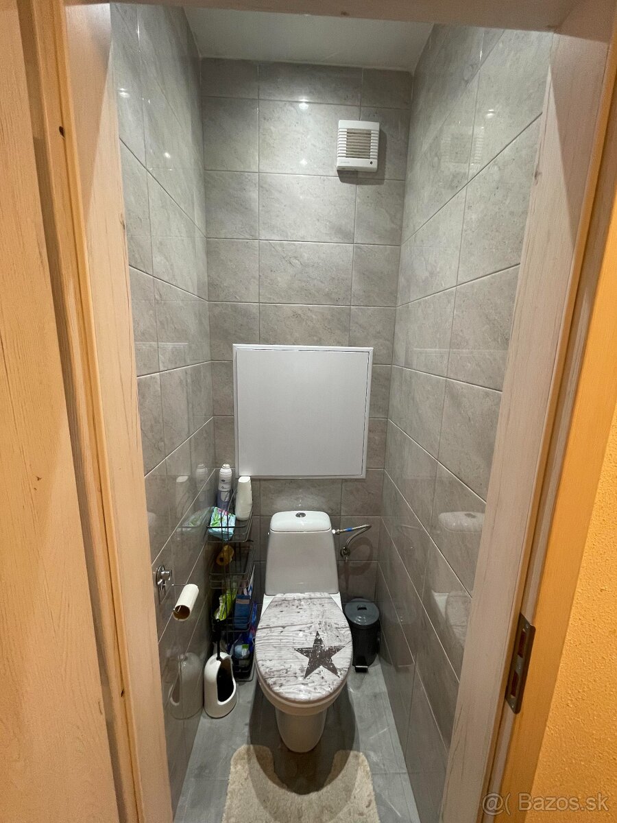 Zrekonštruovaný, zariadený byt 70 m² s garážou a záhradkou - 14