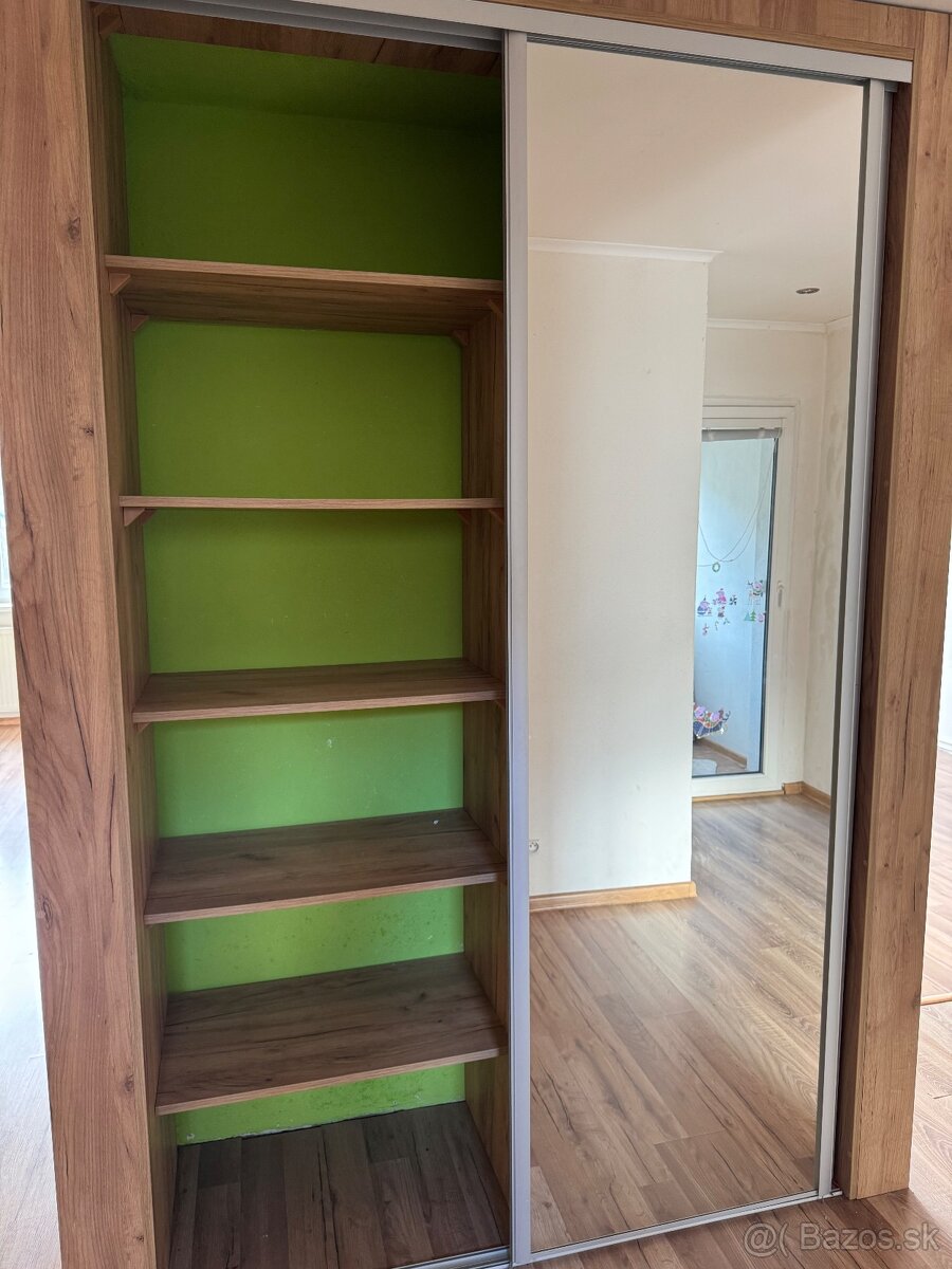 Veľký 2-izbový byt - cena do konca mesiaca - 14