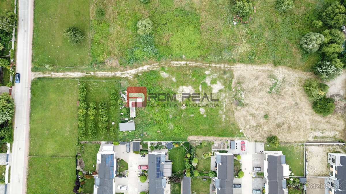 Rovinatý pozemok 800 m2 za dobrú cenu Marianka - 14