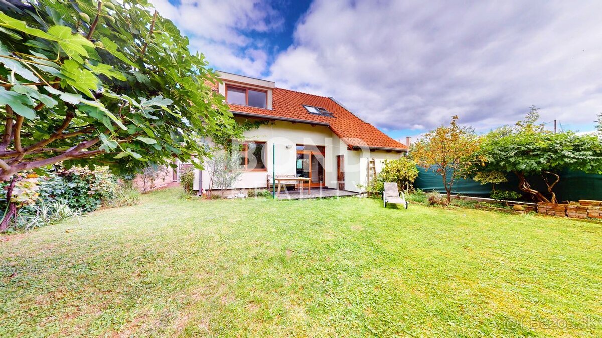 Kvalitne postavený RD v kľudnej časti Piešťan - 14