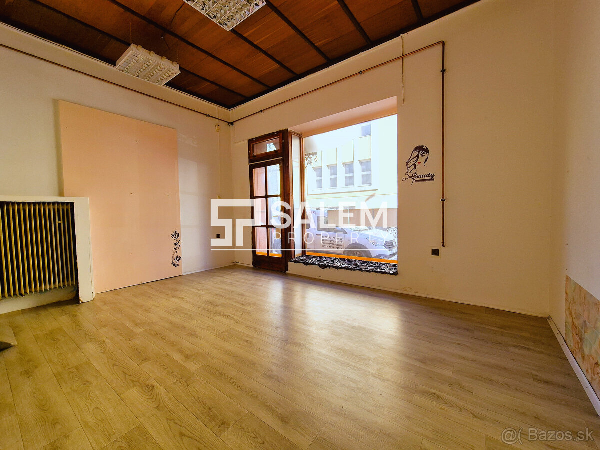 Dom s obchodnými priestormi a záhradou v centre Zvolena - 14