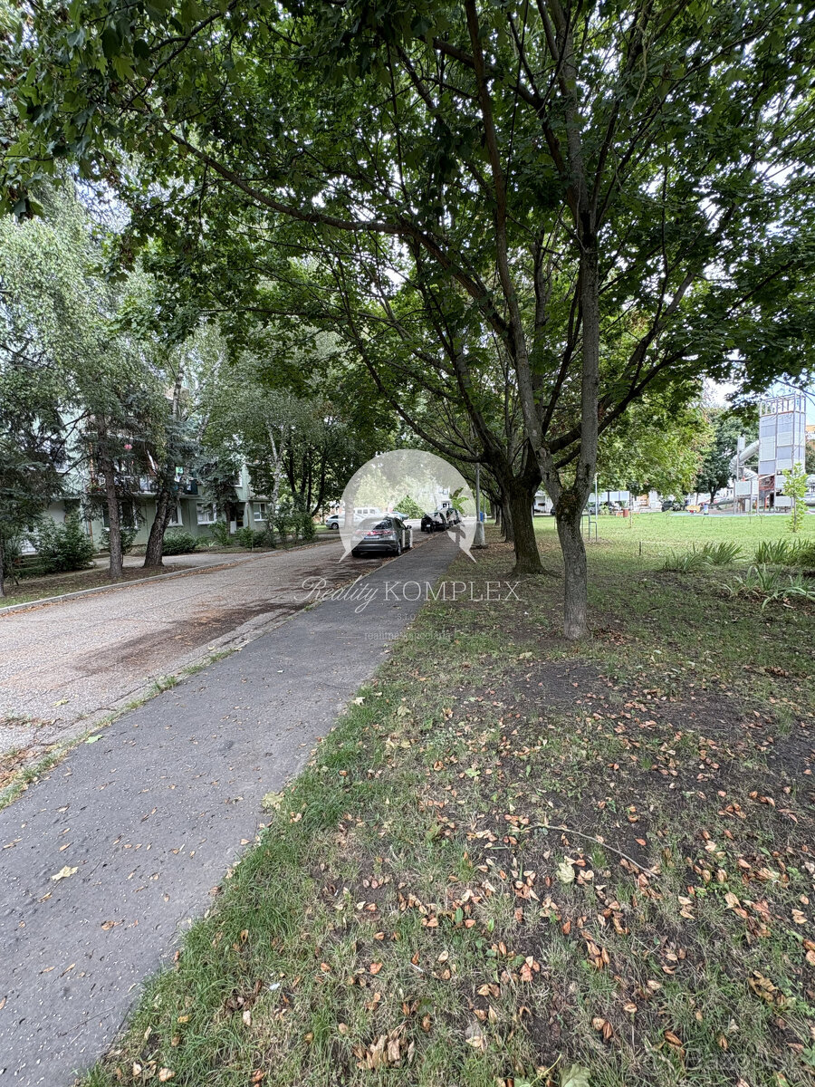 Pozor veľká zľava Reality KOMPLEX s.r.o. Vám ponúka na PRE - 14