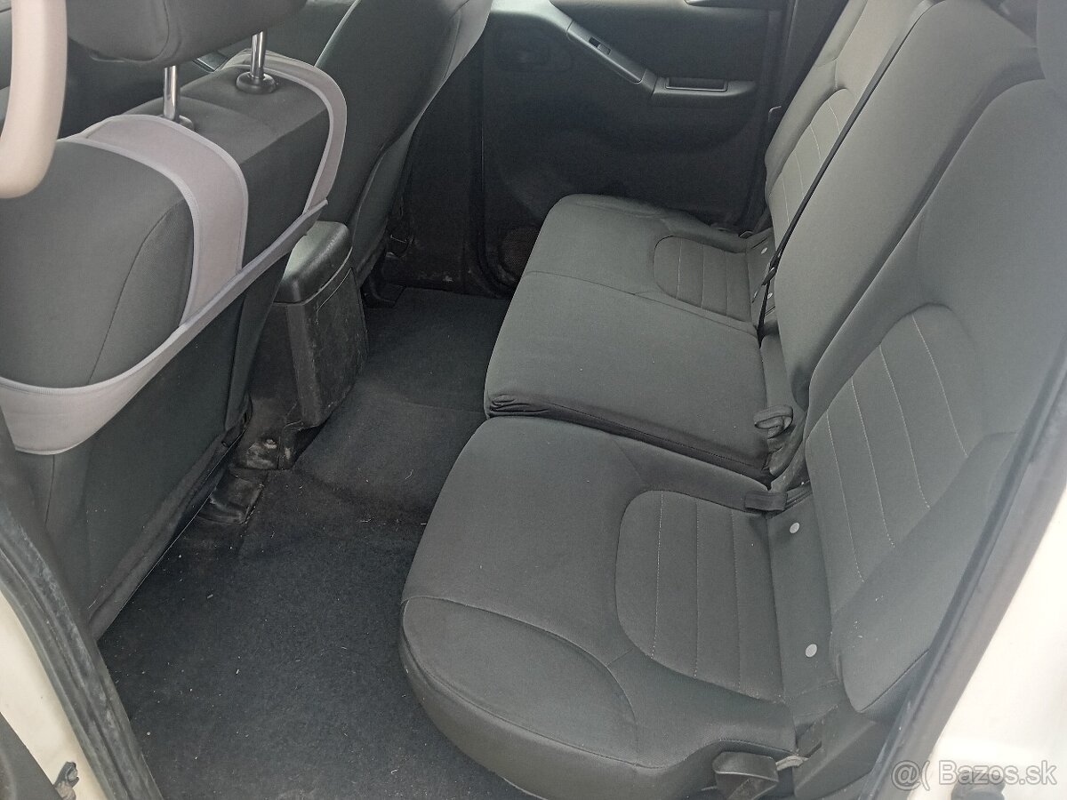 Nissan Navara 2,5 dci 4x4 nová STK a EK - 14