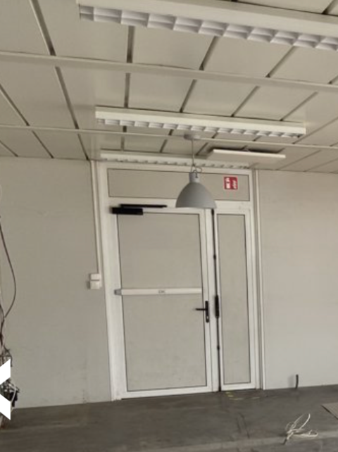 Priestranná modulárna predajňa / kancelária z kontajnerov - 14