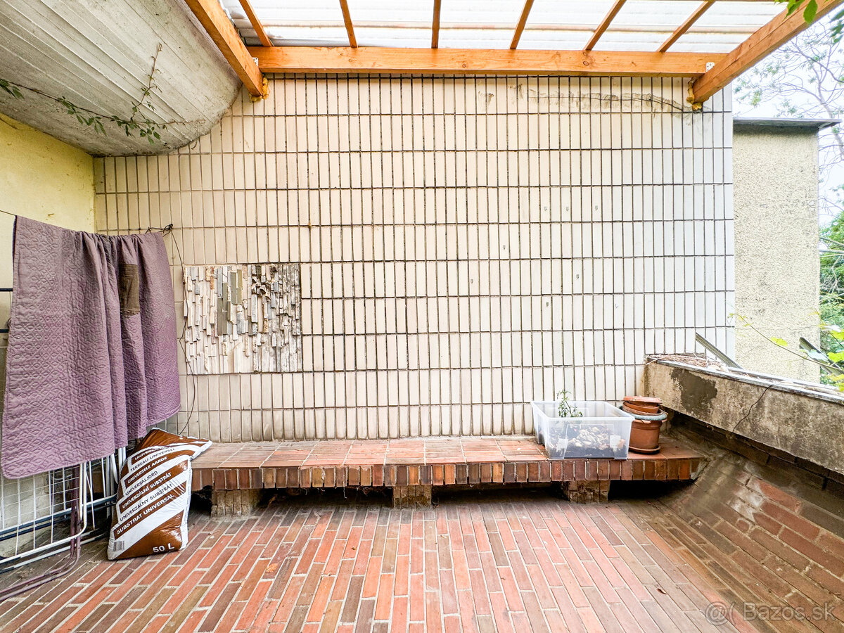 Predáme zariadený 7,5izbový rodinný dom v tichej časti Rače - 14