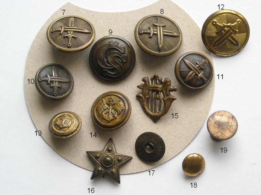 Staré nábojnice,vojenské gombíky a iné - 14