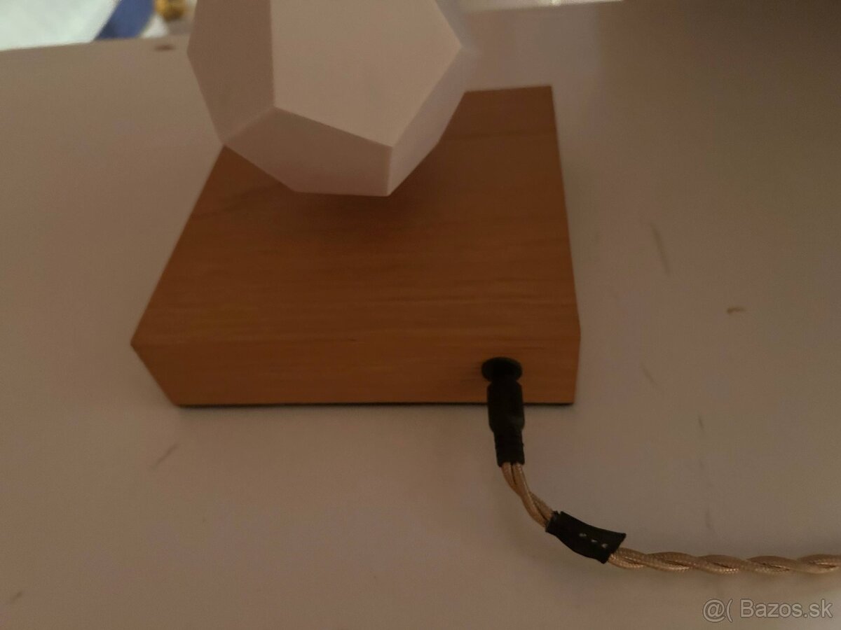 Magneticky levitujúci kvetináč LYFE - 14