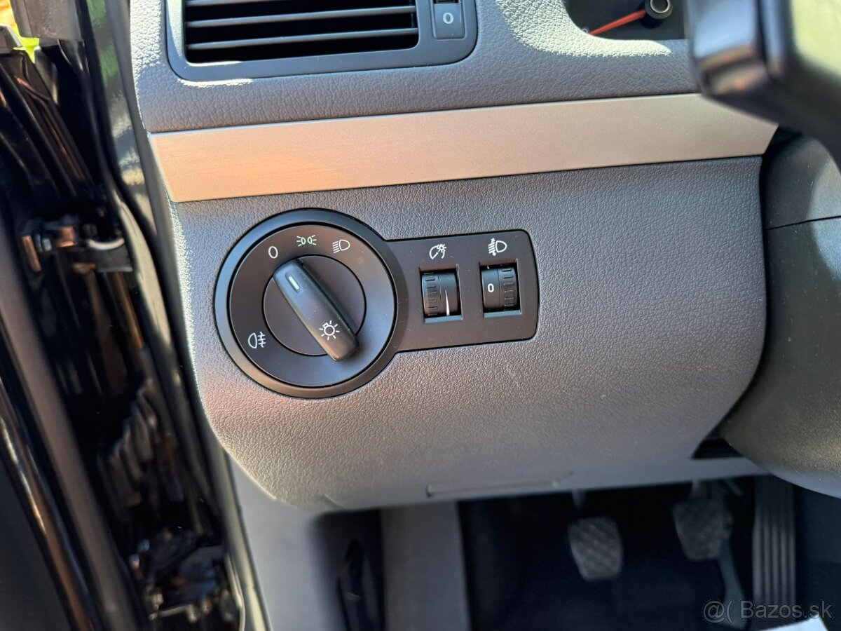 ►VW TOURAN 1,6 MPI FREESTYLE - 75 kW, NAVI, PARK. SENZORY◄ - 14