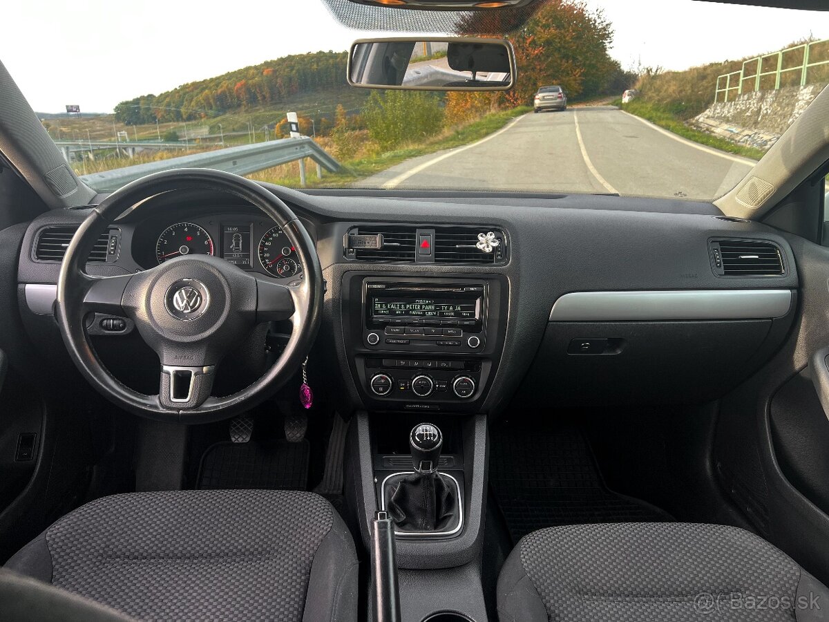 Volkswagen Jetta 1.2 TSI Trendline - 14