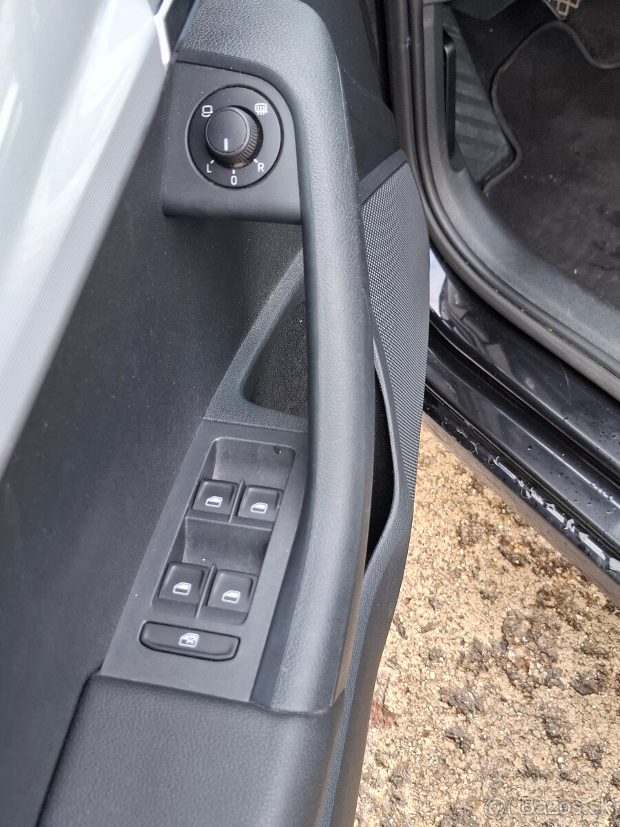 ŠKODA OCTAVIA COMBI 1,6 TDi r.v. 2014 - 14