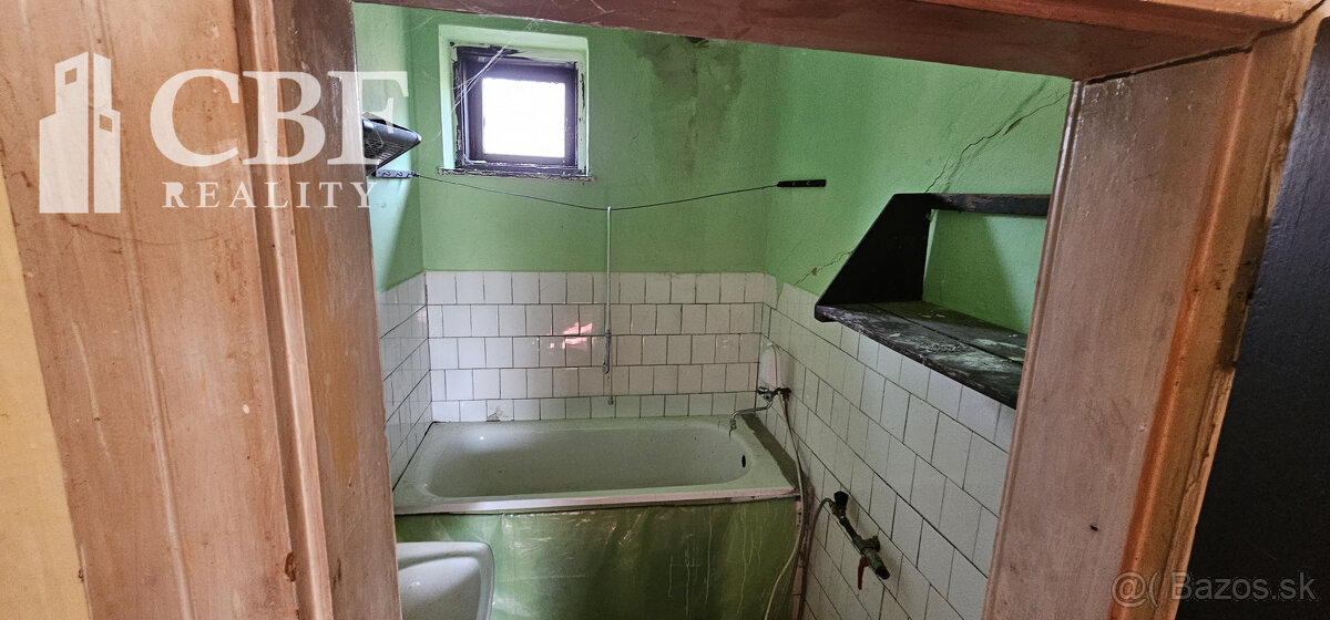 Na predaj dom so stavebným pozemok v malebnej obci Ardovo - 14