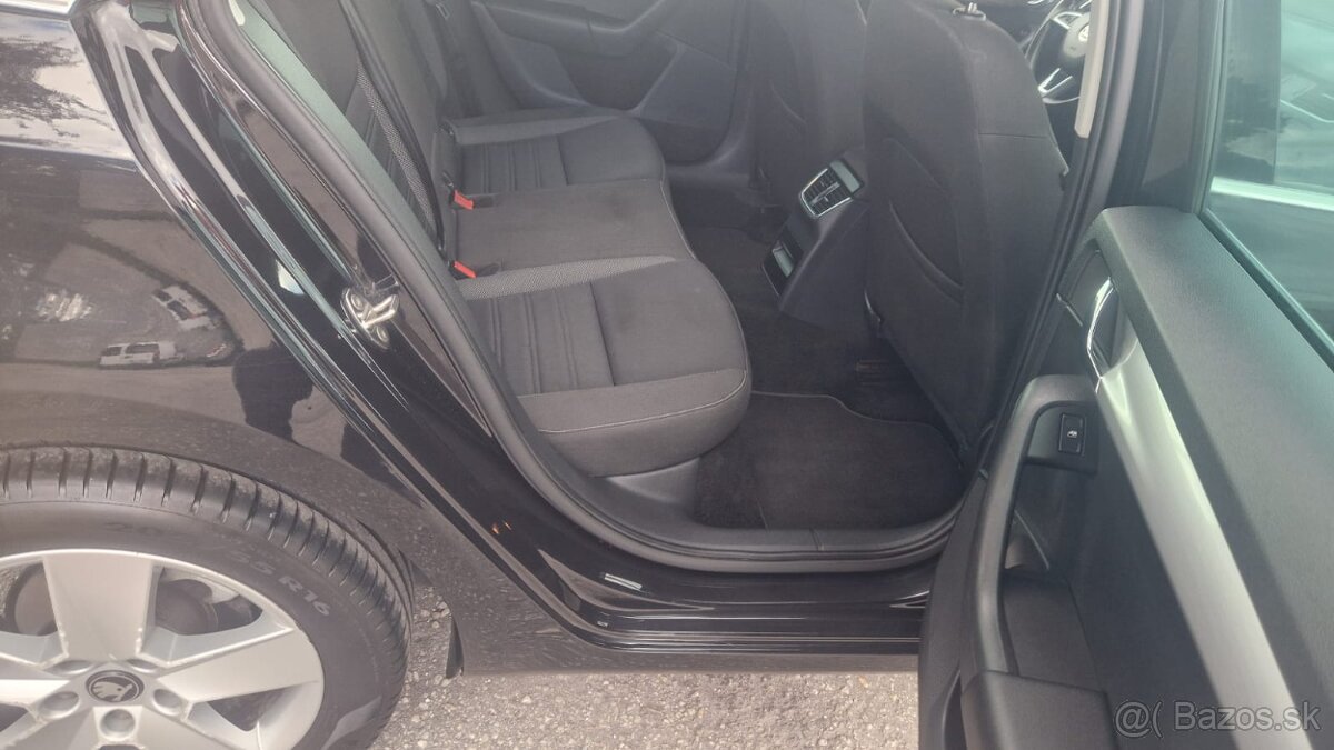 ŠKODA OCTAVIA COMBI 2.0 TDI.DSG - 14