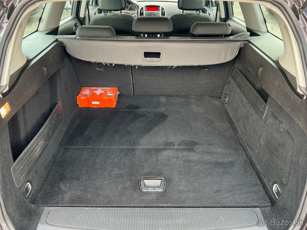 Opel Astra 1.4T benzín, 103kW, MT/6, rok:04.2012. - 14