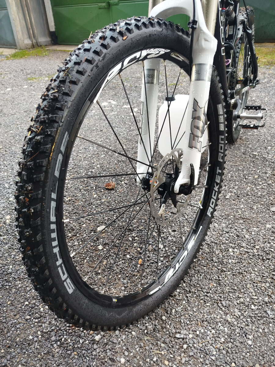 celoodpruzeny Ghost MISS AMR 5700 - 14