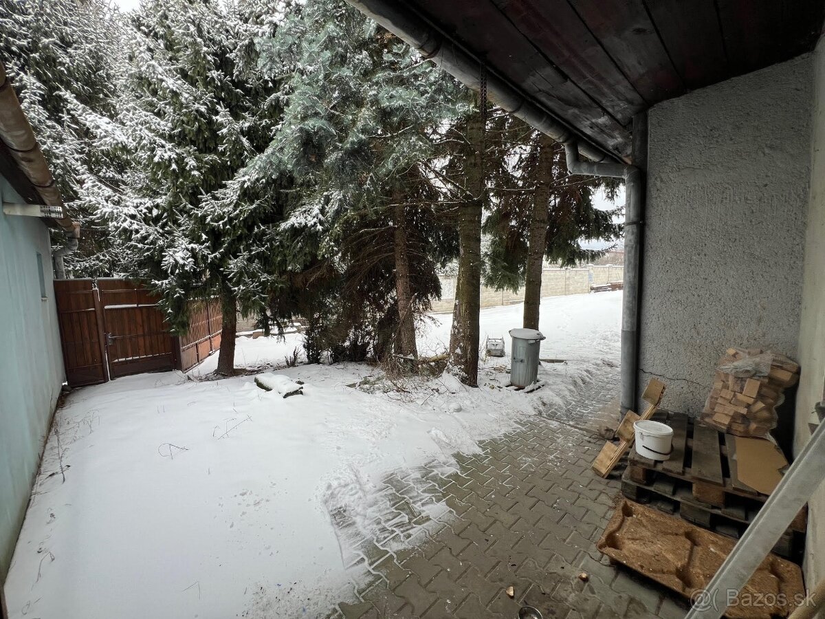 Rodinný dom/predajňa - 14