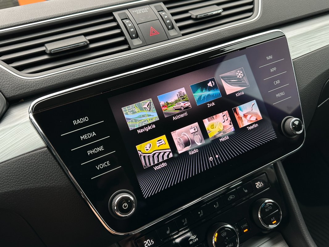 Škoda Superb Combi 2.0 TDi DSG - REZERVOVANE - 14