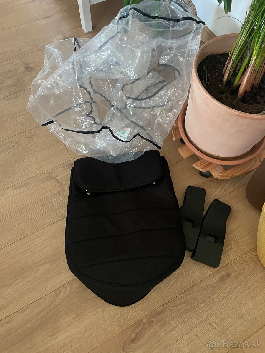 Kočiar Moon Resea Mud 2025 - 14